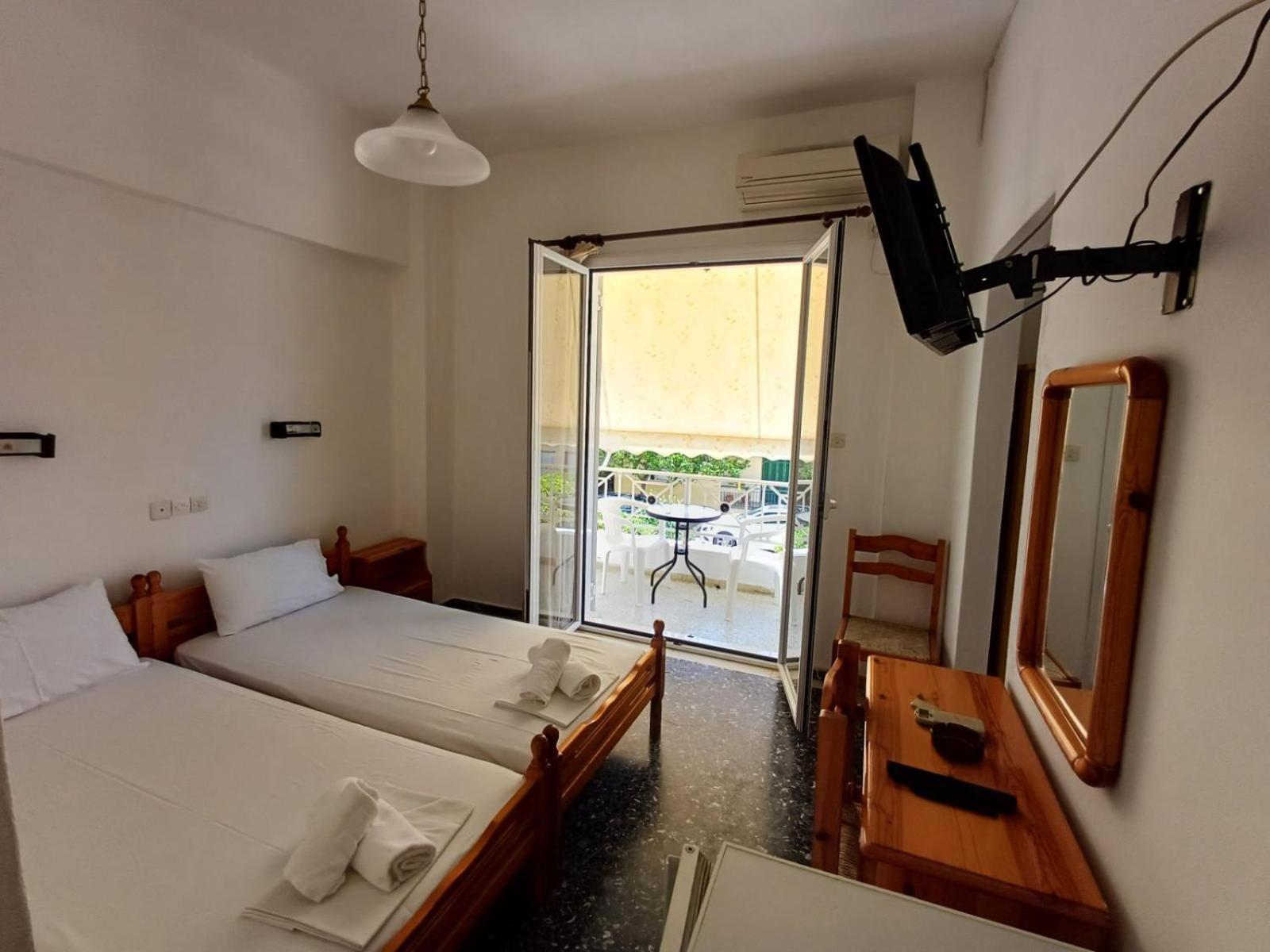Araliki Apartments & Studios Loutra Edipsou  Buitenkant foto